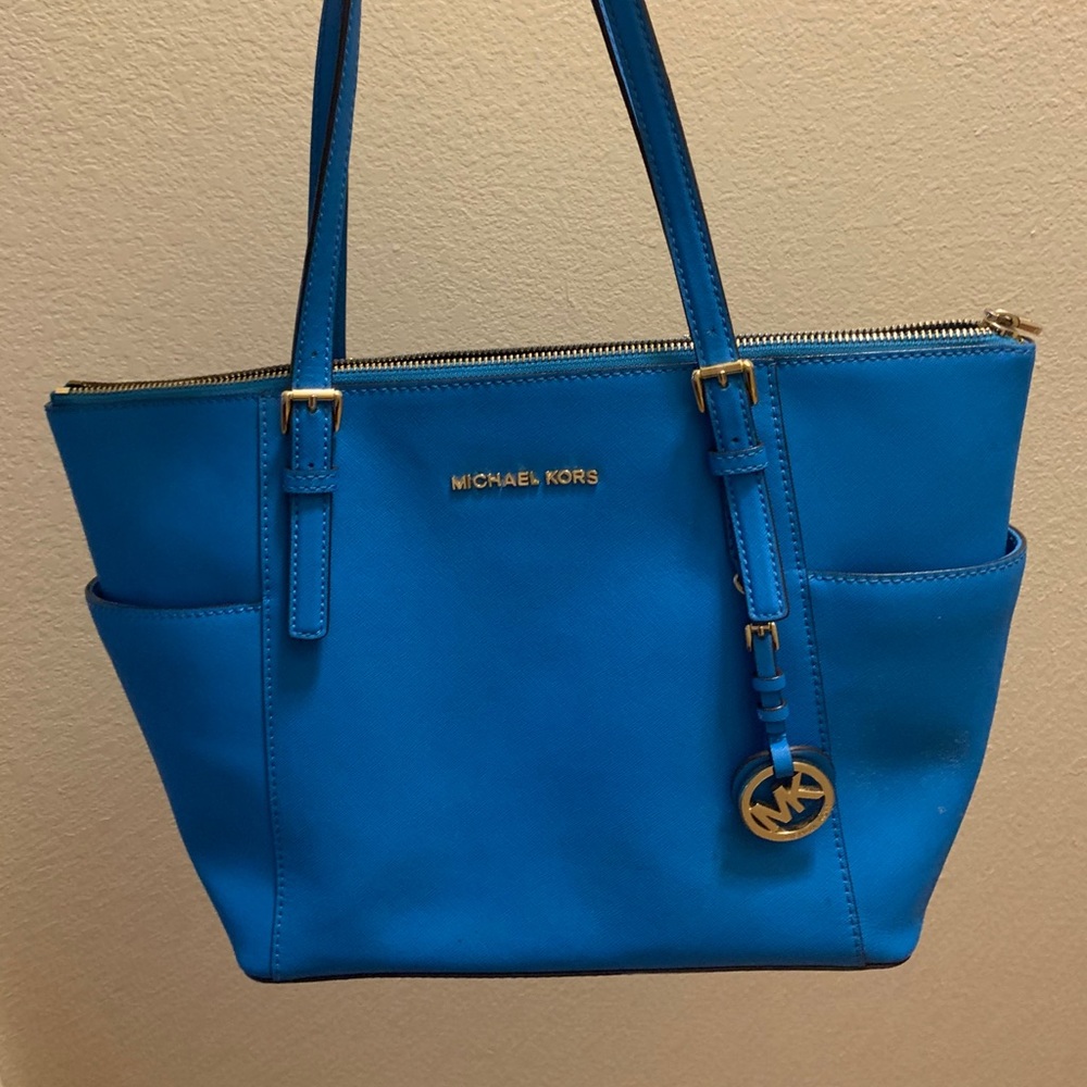 Michael Kors large JetSet leathery tote!